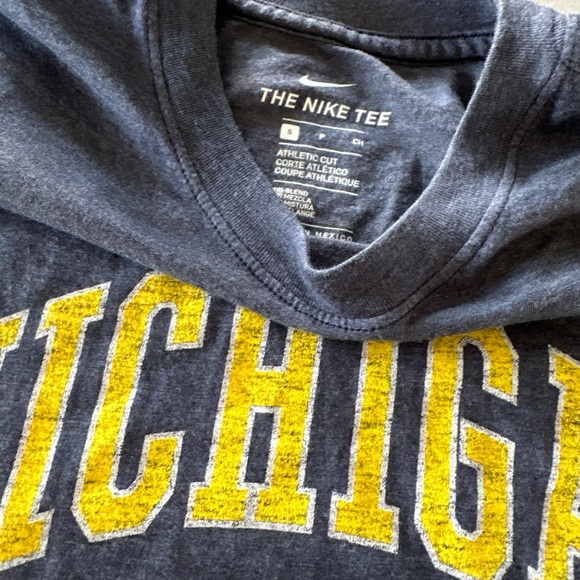 Men’s Michigan Wolverines Small Nike Tshirt - Picture 5 of 5